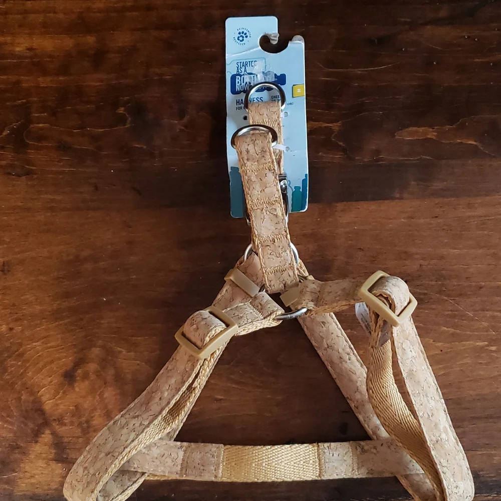 7X HOST PICK. NWT Dog Harness